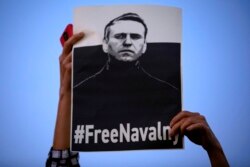 En Israel manifestantes se pronunciaron por la libertad del opositor ruso Alexei Navalny. Foto: AP/Oded Balilty.
