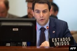 Carlos Trujillo, embajador de EEUU ante la OEA, interviene durante la sesión del Consejo Permanente sobre Venezuela.