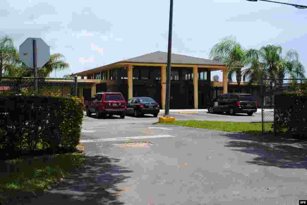 Albergue para niños indocumentados en Miami, Florida (EE.UU.). 