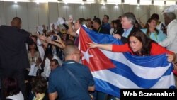 Delegación oficialista cubana interrumpe a gritos foro de la sociedad civil en Cumbre de Lima. (Foto: Cubanet)