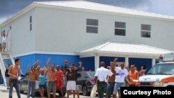 Migrantes cubanos protestan en Islas Caimán. Archivo.