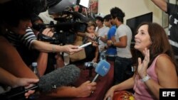 Mariela Castro responde preguntas a periodistas durante una conferencia de prensa en La Habana. Foto Archivo.