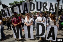 Médicos del chavismo y la oposición midieron fuerzas en las calles venezolanas.