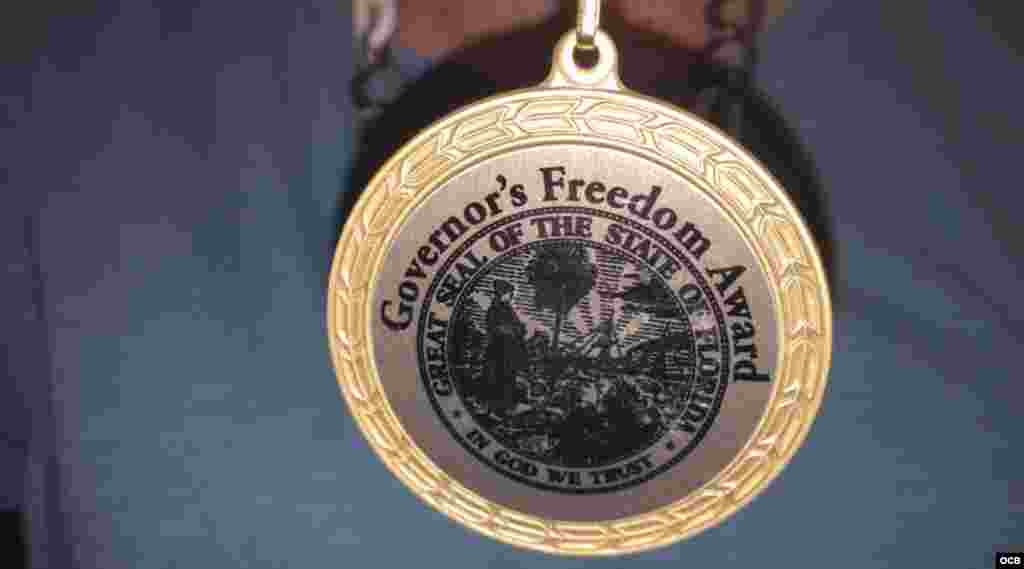 Freedom Award (Medalla de la Libertad) entregada por el gobernador de la Florida, Rick Scott, el jueves, 20 de abril de 2017, a los exprisioneros políticos cubanos Cary Roque, Ángel de Fana y Jorge Luis García Pérez &quot;Antúnez&quot;, por su dedicación a la causa cubana. &nbsp; &nbsp;