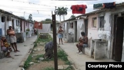 Cuarterías y pisos de tierra proliferan en Cuba