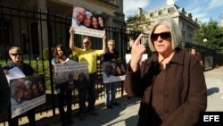 Activistas judíos frente a la Sección de Intereses de Cuba, en Washington D.C., pidiendo la libertad de Alan Gross. (Archivo).