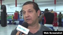 El cubano Rafael Iznaga entrena a los boxeadores colombianos que asisten a los Juegos Olímpicos de Río-2016. 