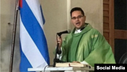 El sacerdote cubano Fernando Gálvez. Tomado de Facebook