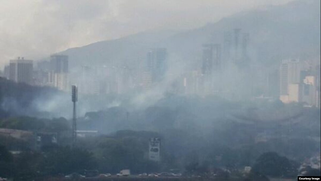 Gases sobre Caracas, Venezuela
