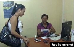 Reporta Cuba Camaguey Colas y larga espera en oficinas del Carnet de identidad