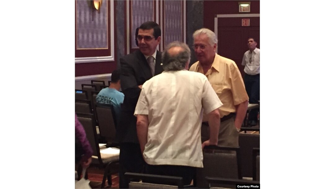 Cabañas en la reunión de LASA 2016.