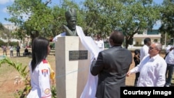 Busto al primer presidente de Kenia Jomo Kenyatta, en Cuba