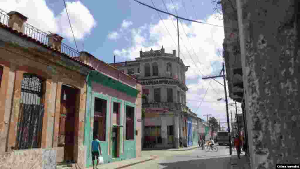 Edificio&nbsp; en la calle Máximo Gómez esquina a Pepe Antonio, en el capitalino municipio de Guanabacoa.