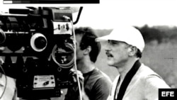 El cineasta Nestor Almendros durante el rodaje de una película. 
