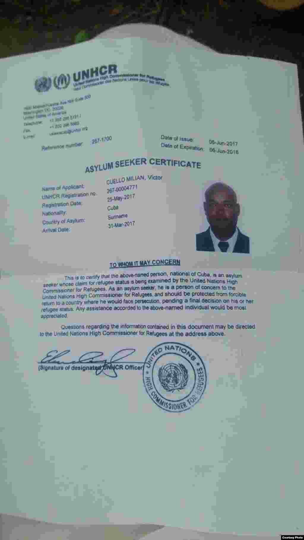 Certificado de refugiado, concedido por ACNUR a Víctor Cuello Milián.