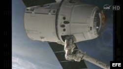 Imagen del brazo robótico tras su llegada a la ISS