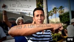 Vigilia en Miami en apoyo a huelguistas contra la represión en Cuba