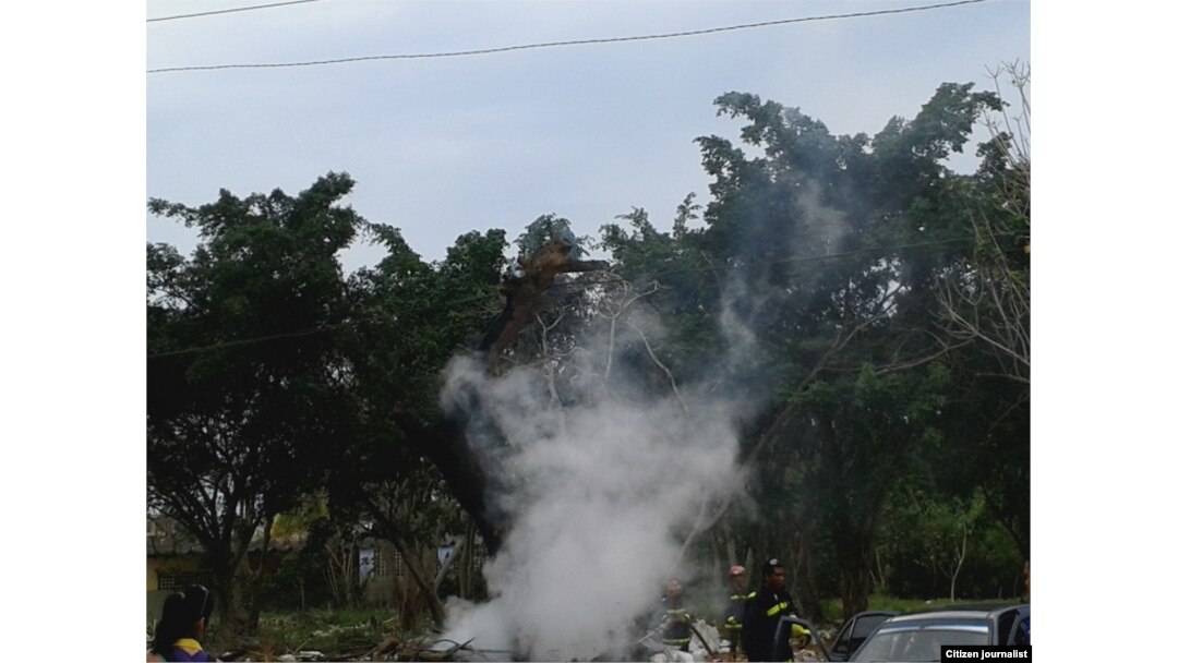 Incendio en Boyeros, La Habana. Foto: Steve M. Pardo.