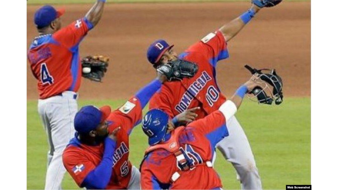 Peloteros dominicanos.