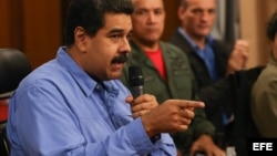 El presidente venezolano señaló que los ingresos petroleros se derrumbaron en los últimos tres años.
