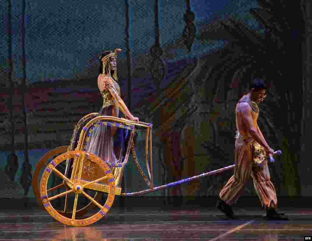 Siete de los ocho exmiembros del Ballet Nacional de Cuba que desertaron en Puerto Rico, debutaron en Miami (EE.UU.)