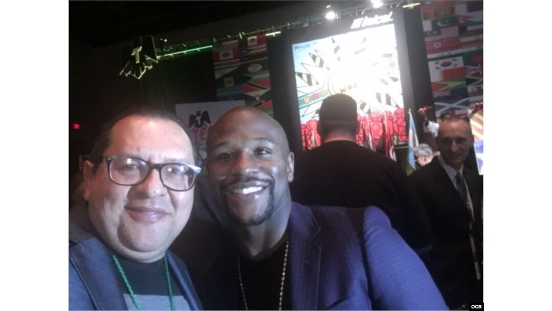 (i-e) Edemio Navas y Floyd Mayweather Jr.