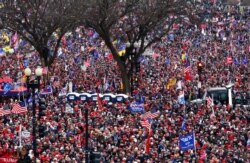 Miles de seguidores del presidente Donald Trump se congregan en Washington.