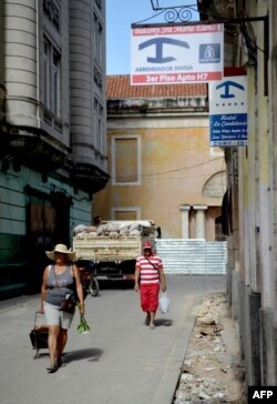 Un anuncio de renta de habitaciones en La Habana.