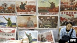 Venta de cuadros y memorabilia de Mao Tsetung. 