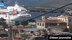 Reporta Cuba. Crucero en la bahía de Santiago de Cuba, 25 de diciembre, 2014. Foto: Ridel Brea.