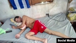 Guillermo del Sol lleva ya 39 días en huelga de hambre en protesta contra la política de "regulados". 