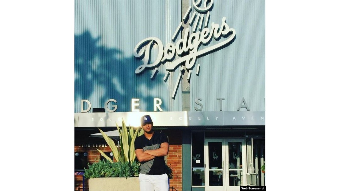 Yulieski en el Dodger Stadium.