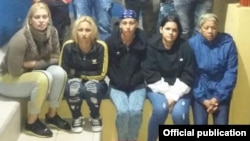 Las cinco cubanas que viajaban en el grupo de nueve migrantes que fueron detenidos en Honduras el miércoles 12 de diciembre de 2018.