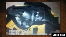 Bombas fabricadas con codos de cañería halladas en la casa de los autores de la masacre de San Bernardino.
