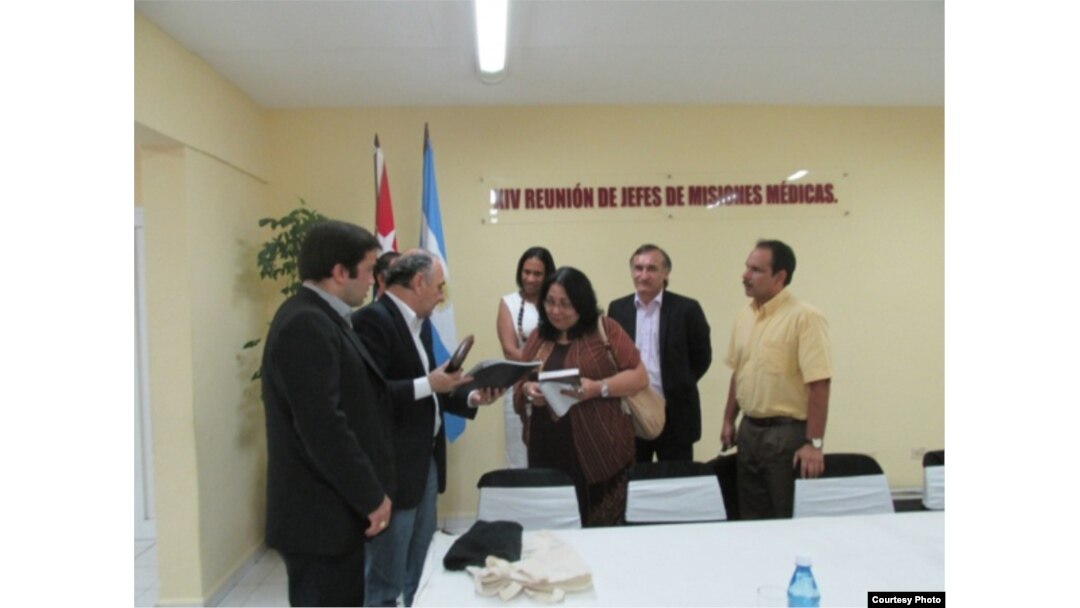 El gobernador de la provincia argentina de El Chaco negocia en la capital cubana el envío de médicos cubanos a "El Impenetrable".