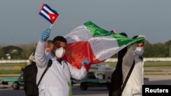 Médicos cubanos en México. (Ismael Francisco/Pool via REUTERS/Archivo)