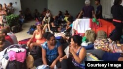 Cubanos migrantes en la frontera entre Costa Rica y Nicaragua. Foto: CB24.