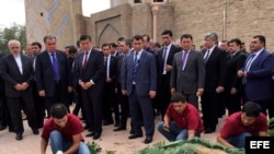 El funeral de Islam Karimov en el cementerio Shahi Zinda de Samarcanda.