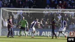 El centrocampista del Valladolid Fausto Rossi celebra el gol del triunfo.