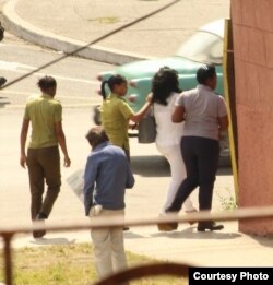 Arresto de Berta Soler este viernes. (Foto: Angel Moya)