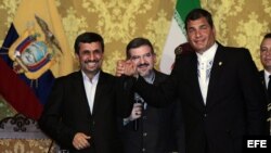 Ahmadinejad durante visita a Ecuador