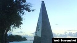 Monumento al avión de Cubana de Aviación, en Barbados.