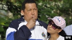 Fotografía de archivo del presidente venezolano, Hugo Chávez, junto a su hija Rosa Virginia en La Habana.