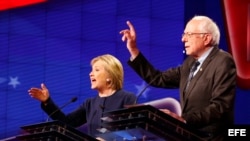 Debate entre Clinton y Sanders.