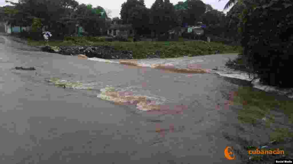 Desborde de ríos en el municipio de Manicaragua Lluvias Eta / Tomado de Facebook Telecubanacán