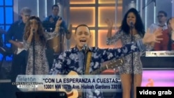 El humorista y presentador Alexis Valdés estrenó el tema durante el teletón del canal 41.