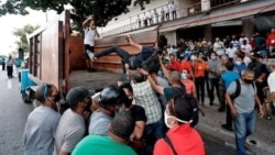 Imágenes de la represión a los manifestantes del 11J en Cuba (Foto tomada de Facebook)