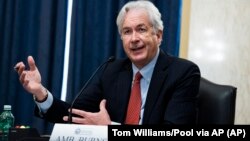 William Burns, nominado para director de la Agencia Central de Inteligencia, testifica durante la audiencia de confirmación del Comité de Inteligencia del Senado, el miércoles 24 de febrero de 2021, en Washington.