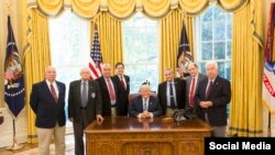 Presidente Trump recibió en la Casa Blanca a los Veternanos de la Brigada 2506.