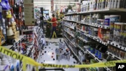 Centros comerciales y tiendas experimentaron daños materiales tras el terremoto.